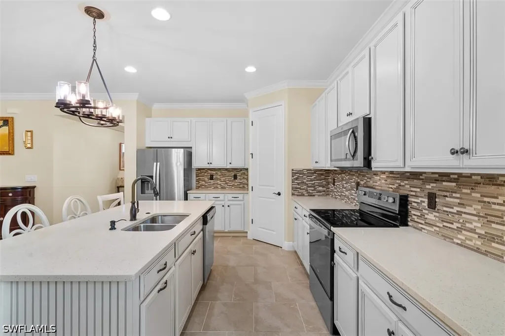 3865 Helmsman Drive Naples FL 34120