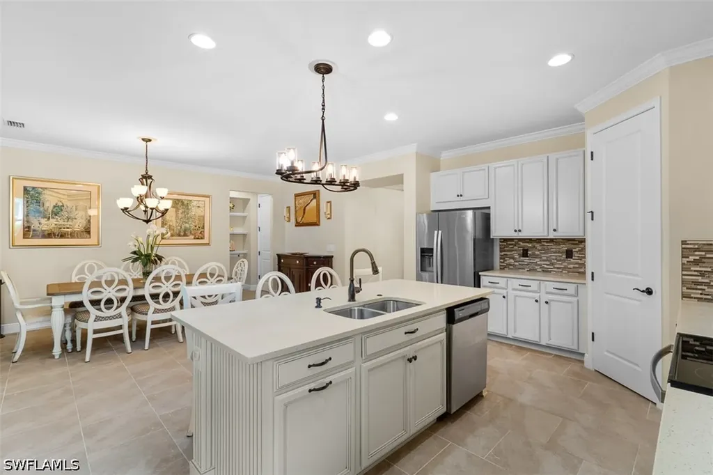 3865 Helmsman Drive Naples FL 34120