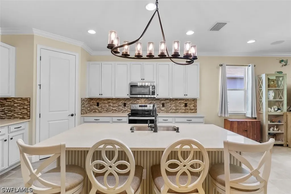 3865 Helmsman Drive Naples FL 34120