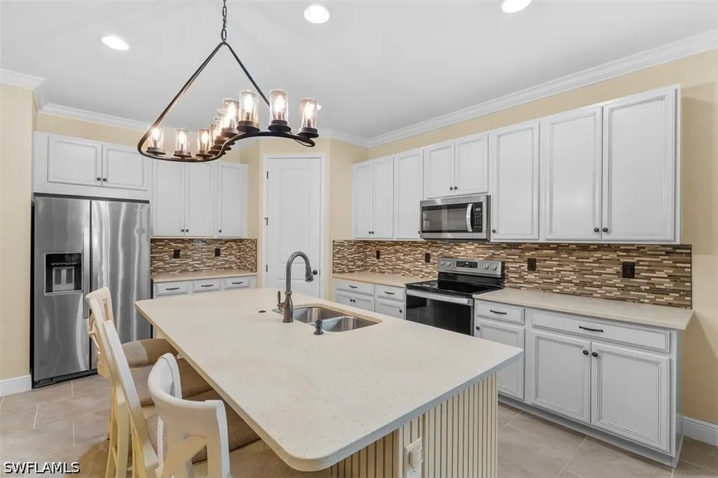 3865 Helmsman Drive Naples FL 34120