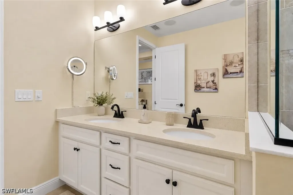 3865 Helmsman Drive Naples FL 34120