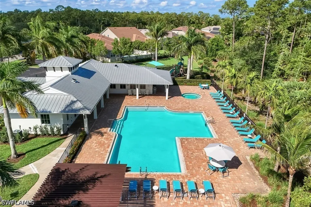 3865 Helmsman Drive Naples FL 34120