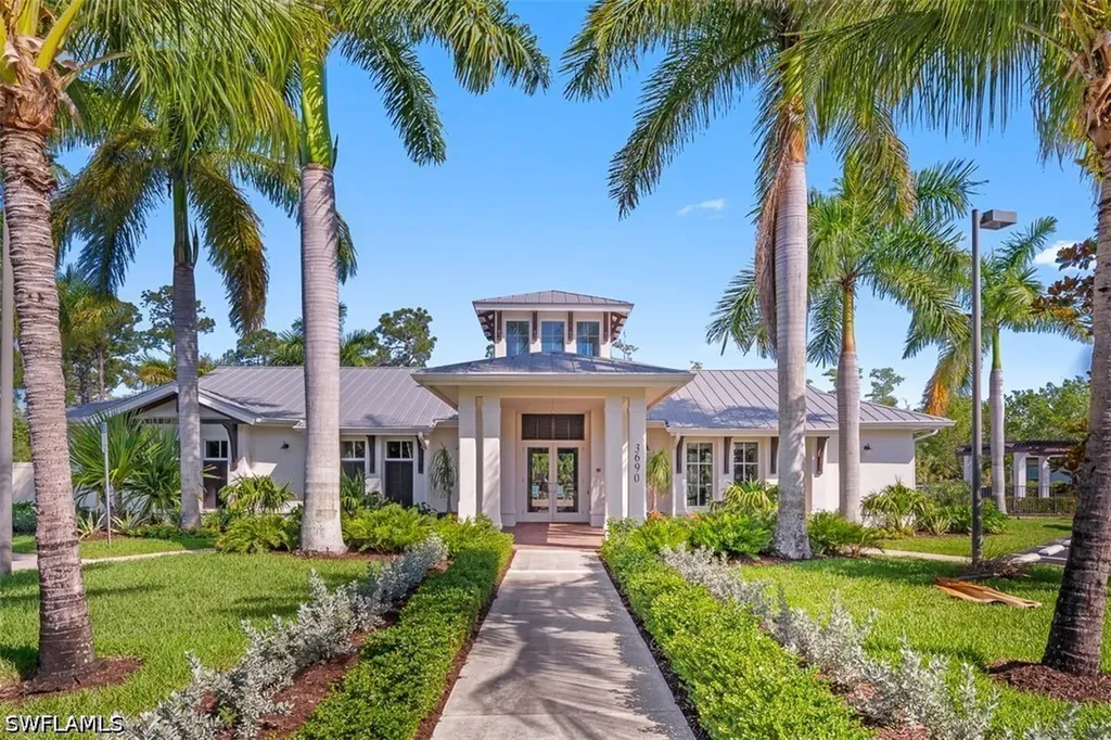 3865 Helmsman Drive Naples FL 34120