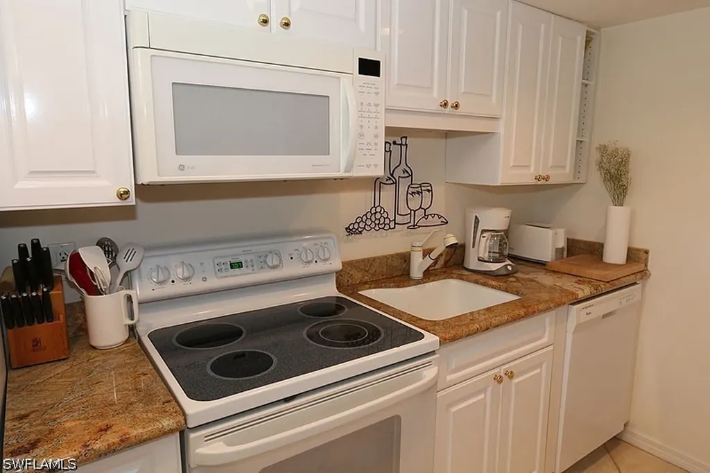 480 5th Street S Naples FL 34102