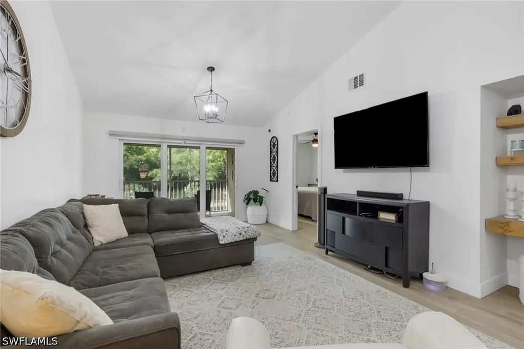 Naples FL, 241 Robin Hood Circle, Unit 202