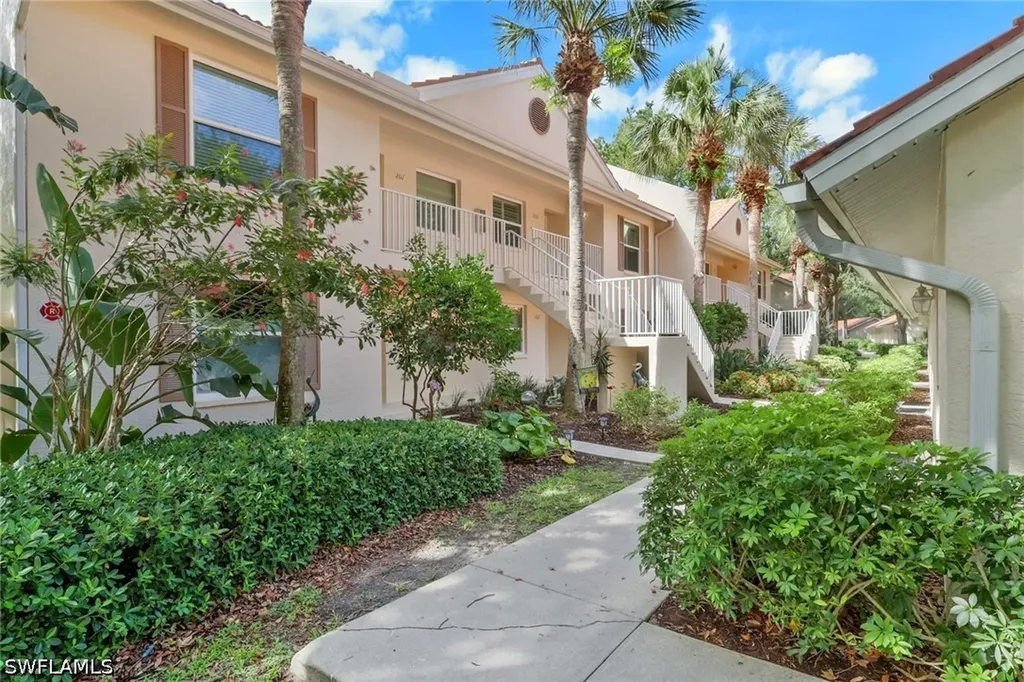 241 Robin Hood Circle Naples FL 34104