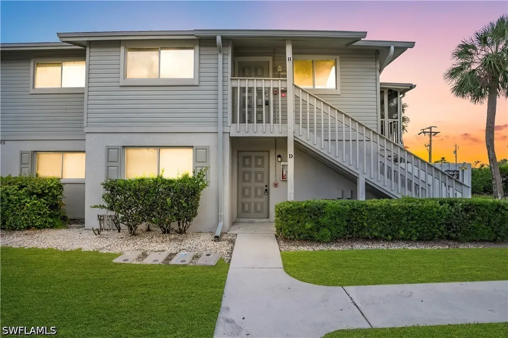 5745 Foxlake Drive North Fort Myers FL 33917