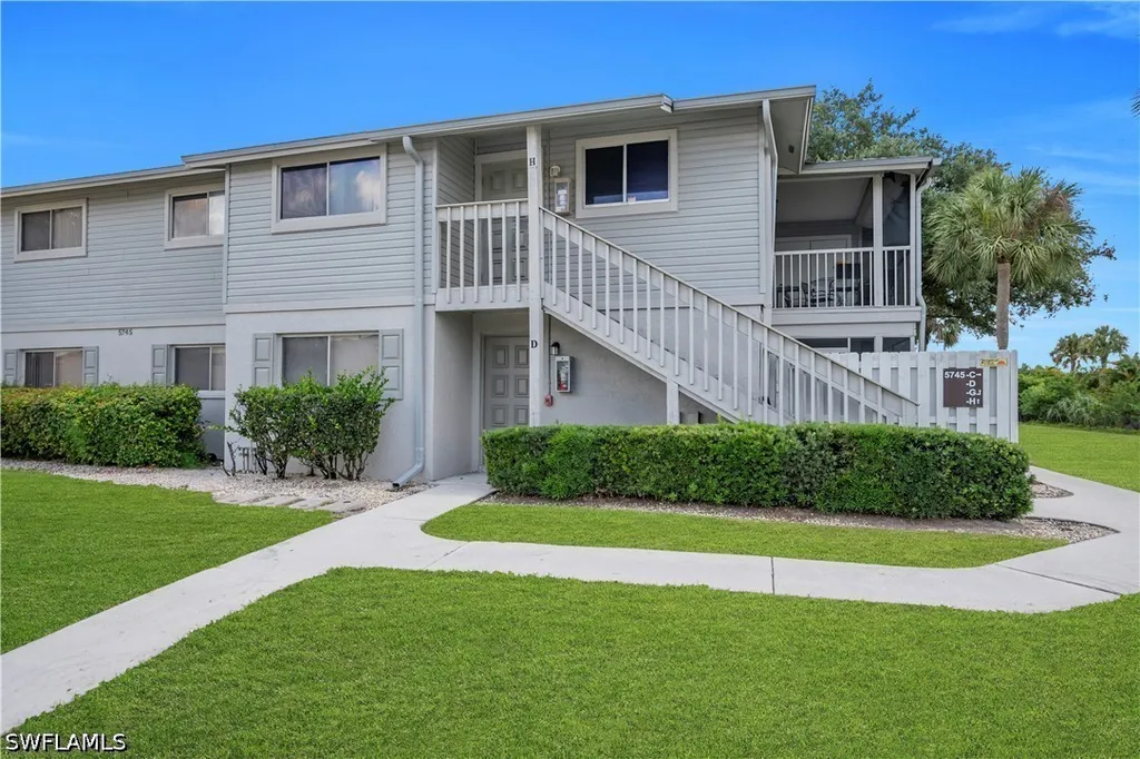 5745 Foxlake Drive North Fort Myers FL 33917
