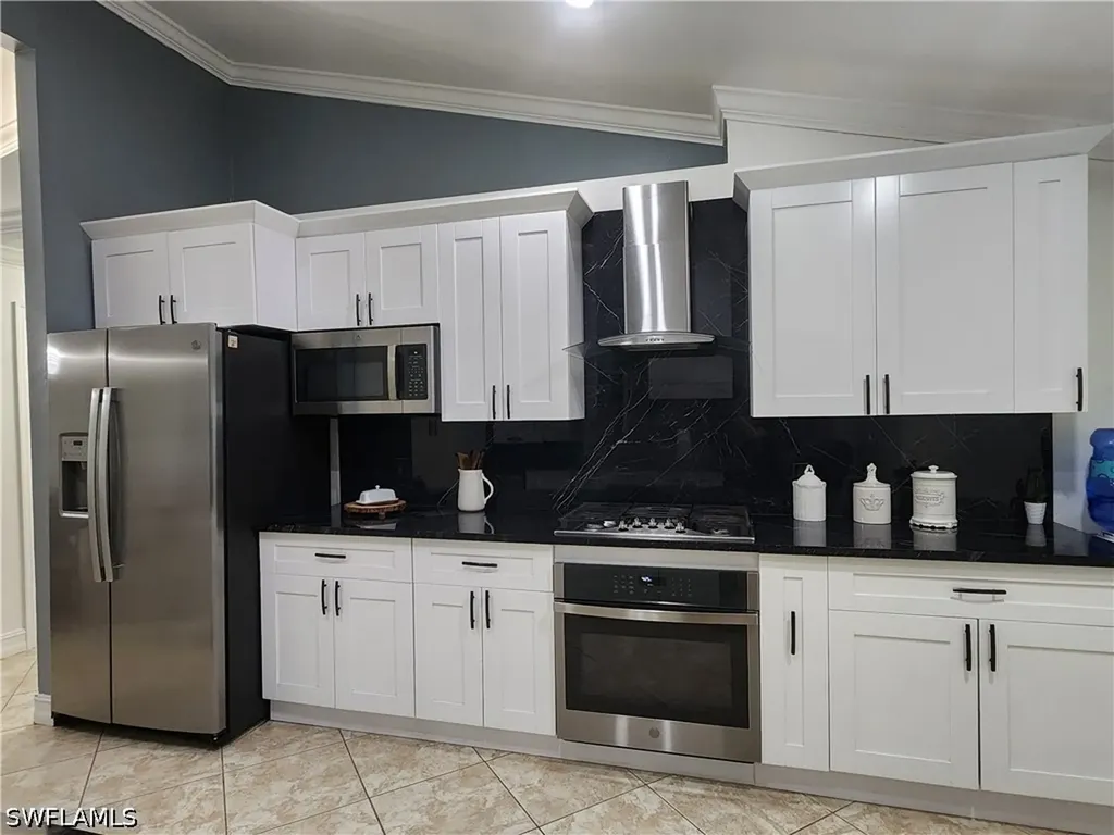 111 2nd Street SE Naples FL 34117