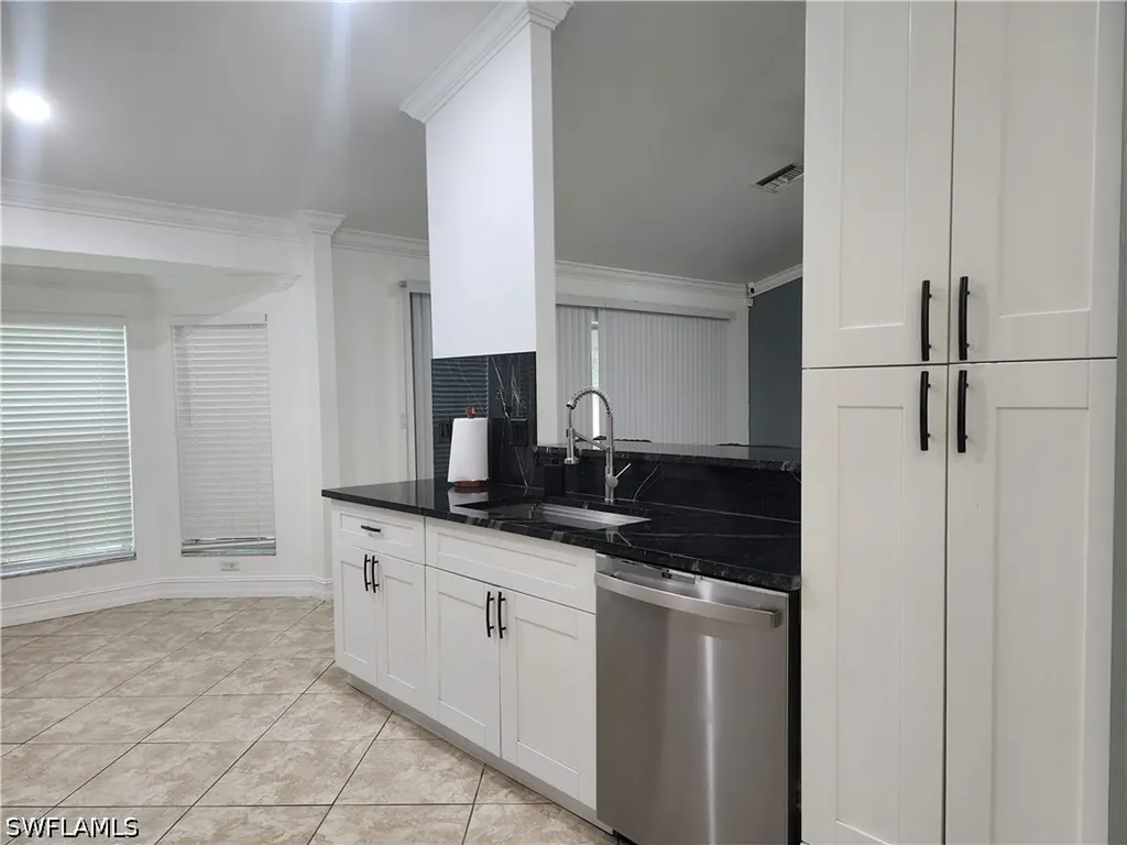 111 2nd Street SE Naples FL 34117