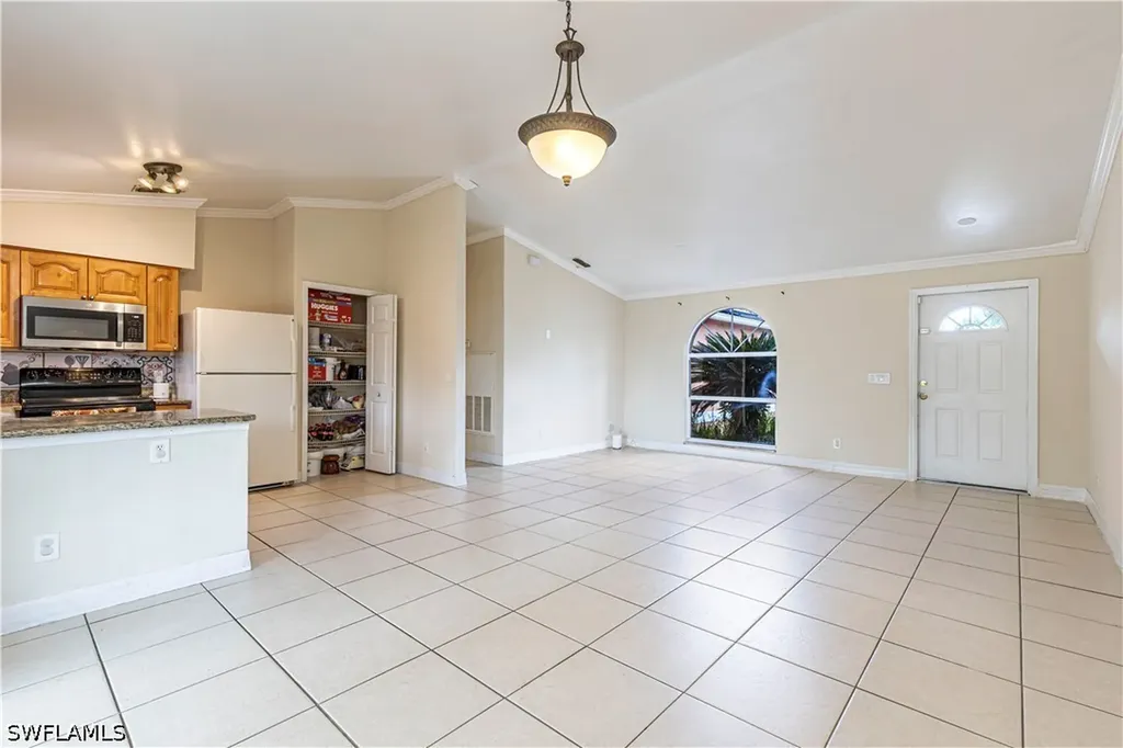3875 Everglades Boulevard N Naples FL 34120