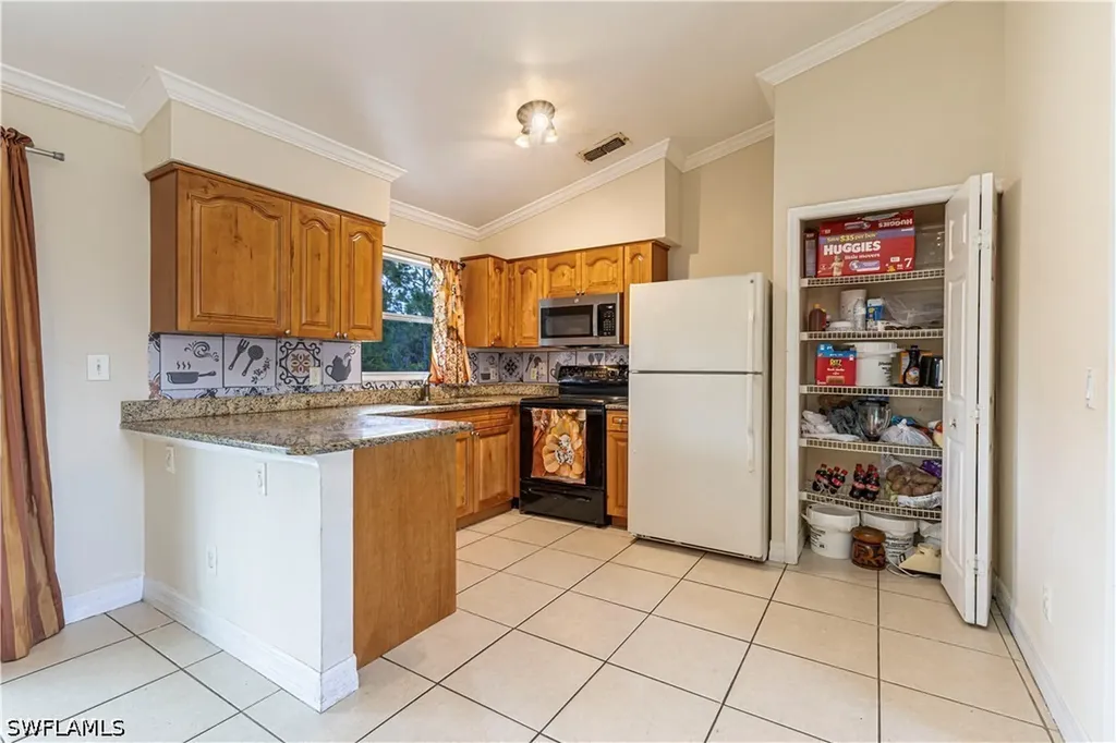 3875 Everglades Boulevard N Naples FL 34120