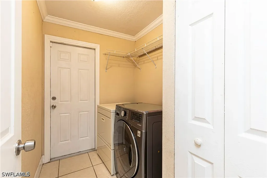 3875 Everglades Boulevard N Naples FL 34120