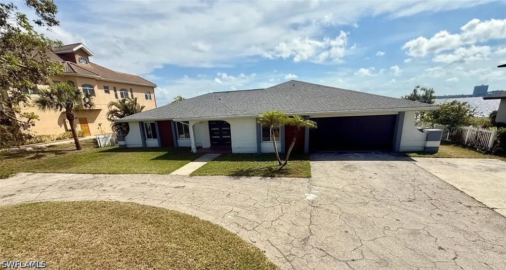 111 E North Shore Avenue North Fort Myers FL 33917