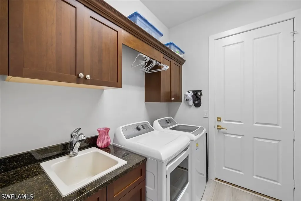 6597 Caldecott Drive Naples FL 34113