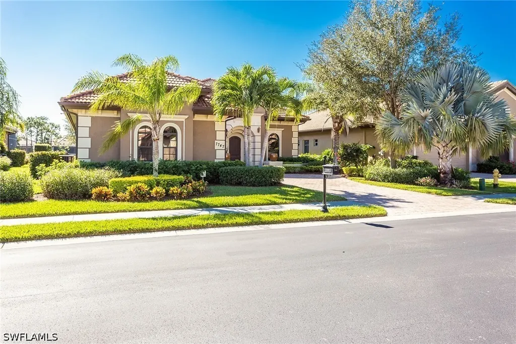 7747 Cottesmore Drive Naples FL 34113