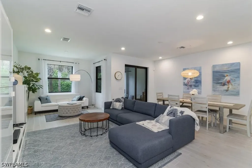 13021 Pembroke Drive Naples FL 34105