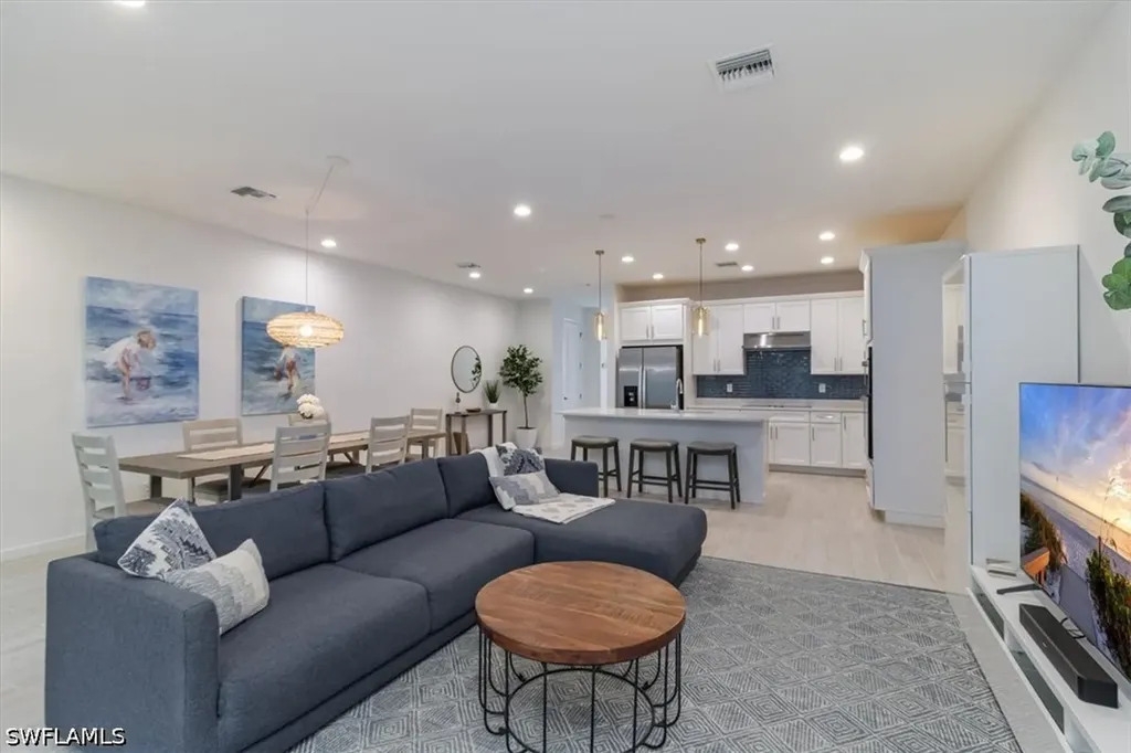 13021 Pembroke Drive Naples FL 34105