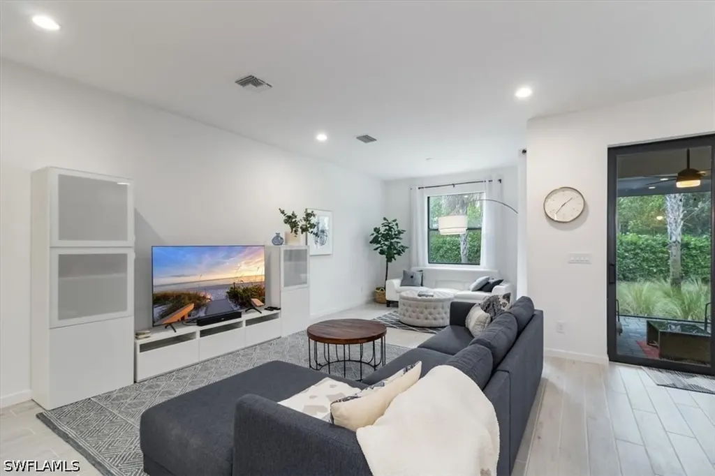 13021 Pembroke Drive Naples FL 34105