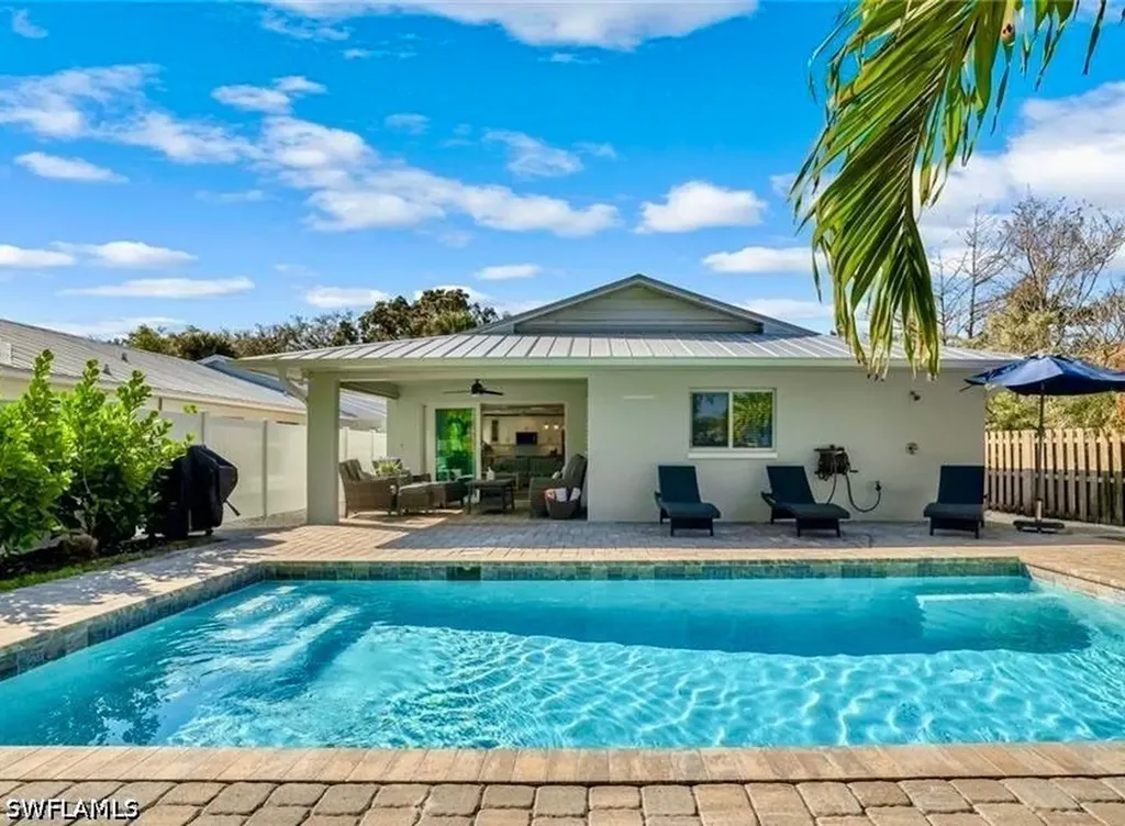 737 91st Avenue N Naples FL 34108