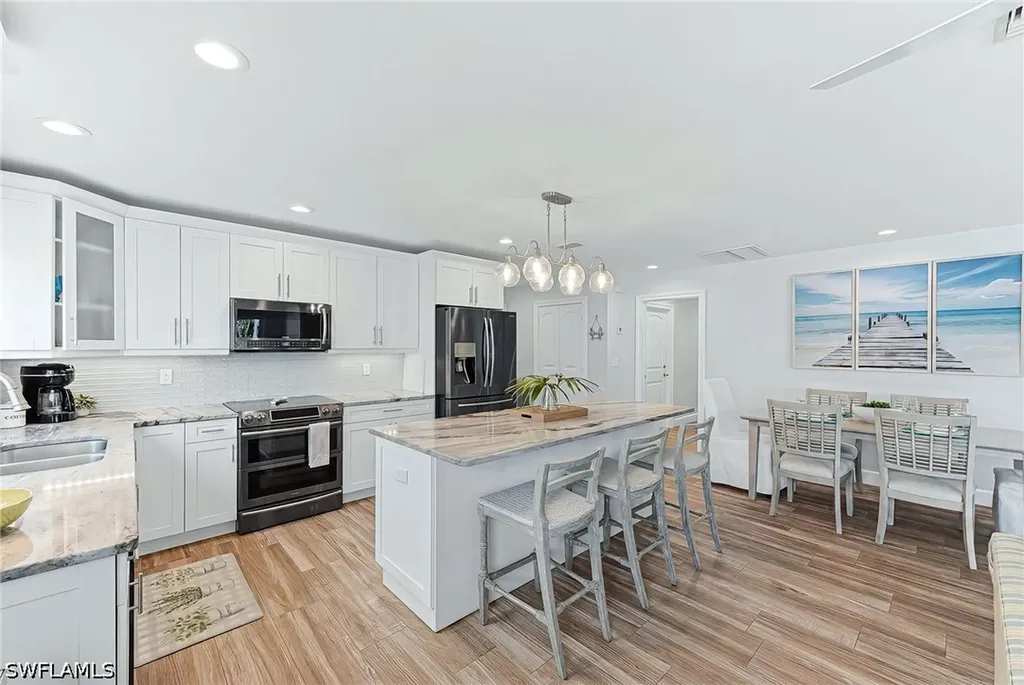 737 91st Avenue N Naples FL 34108