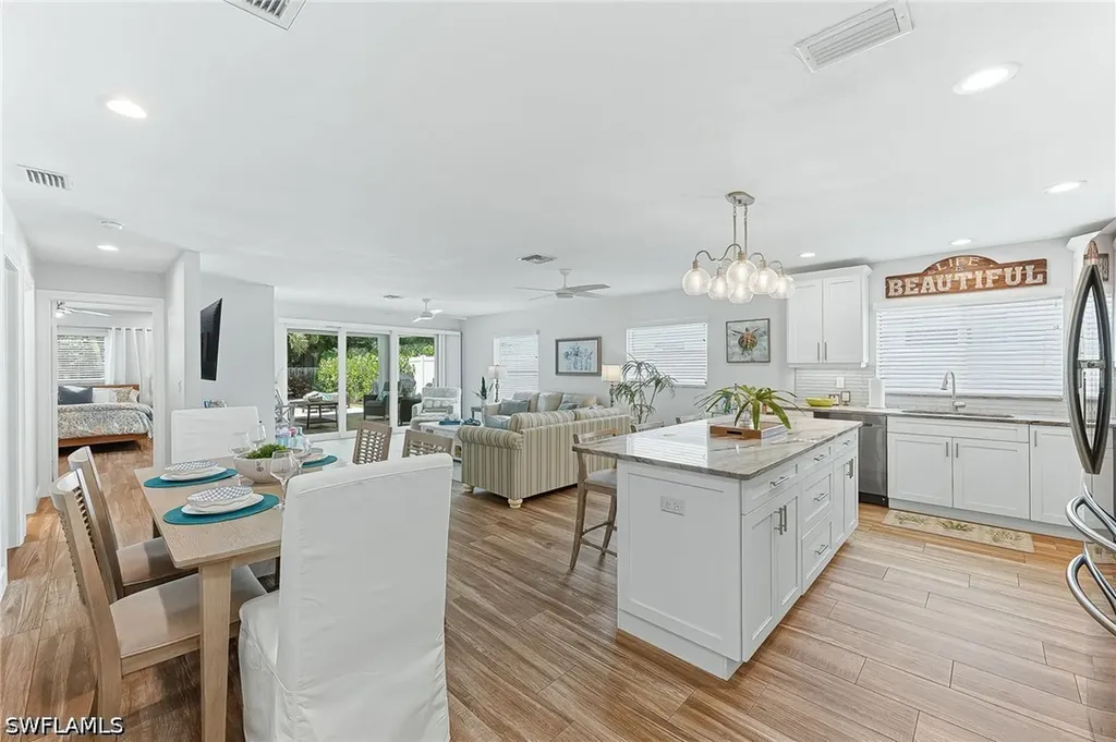 737 91st Avenue N Naples FL 34108