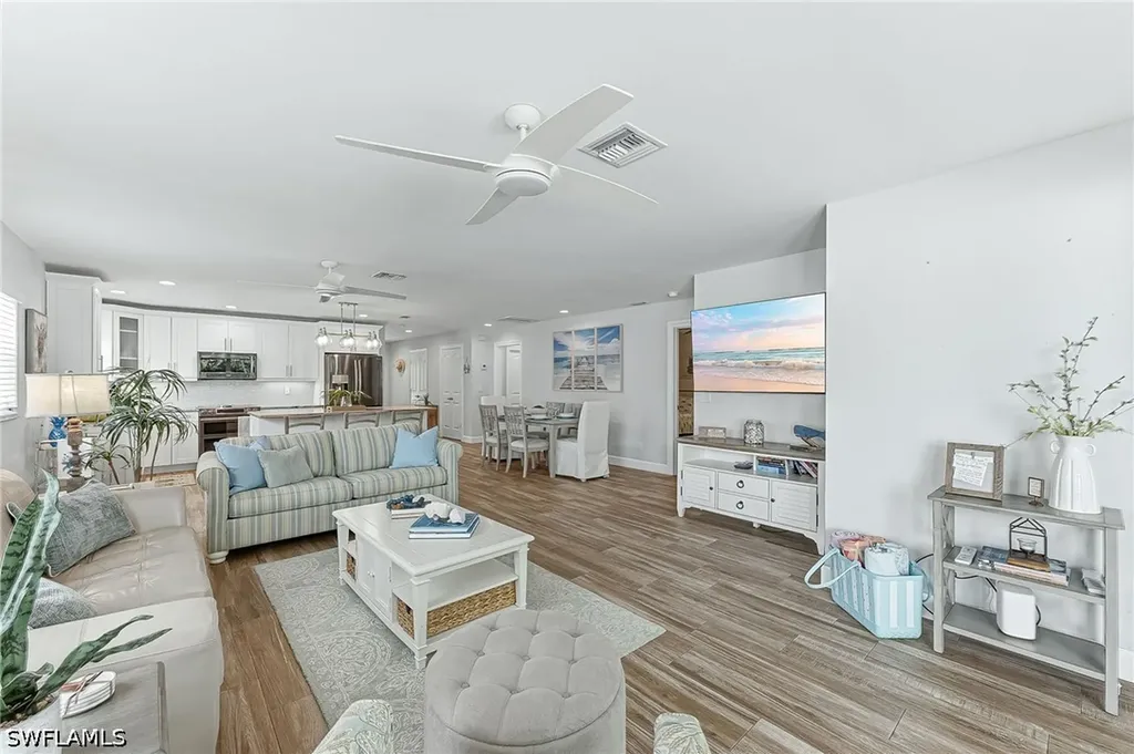 737 91st Avenue N Naples FL 34108