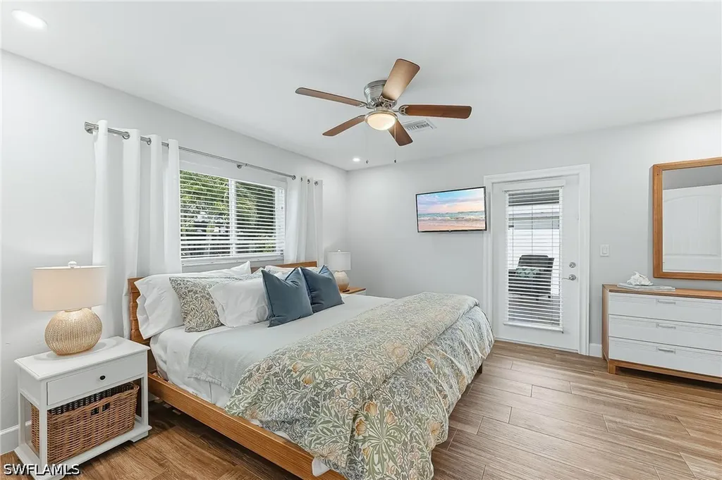 737 91st Avenue N Naples FL 34108