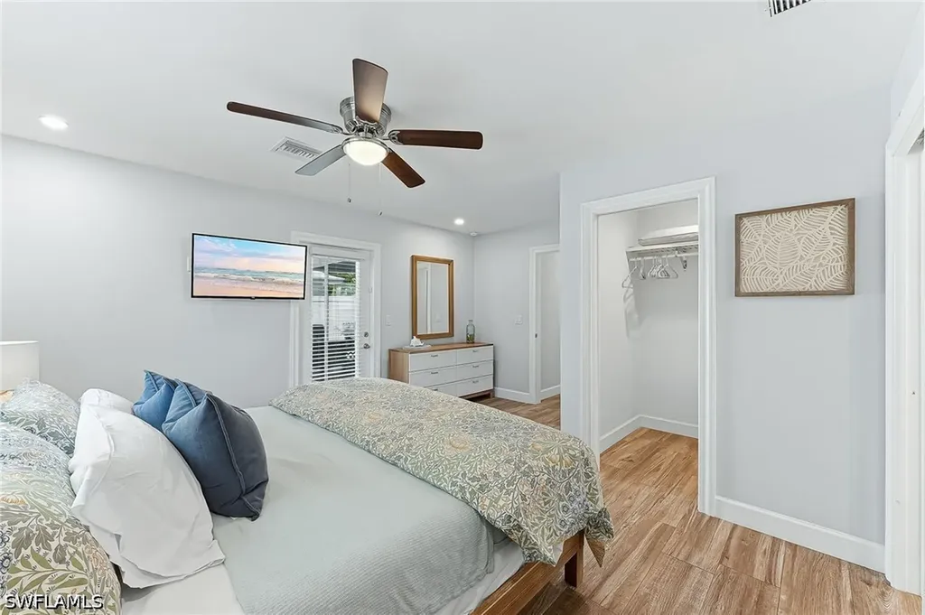 737 91st Avenue N Naples FL 34108