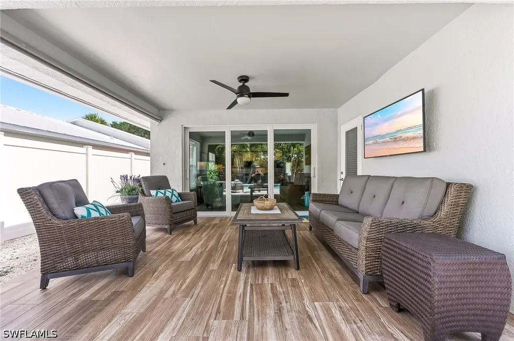 737 91st Avenue N Naples FL 34108
