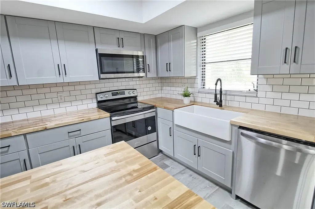 28160 Pine Haven Way Bonita Springs FL 34135
