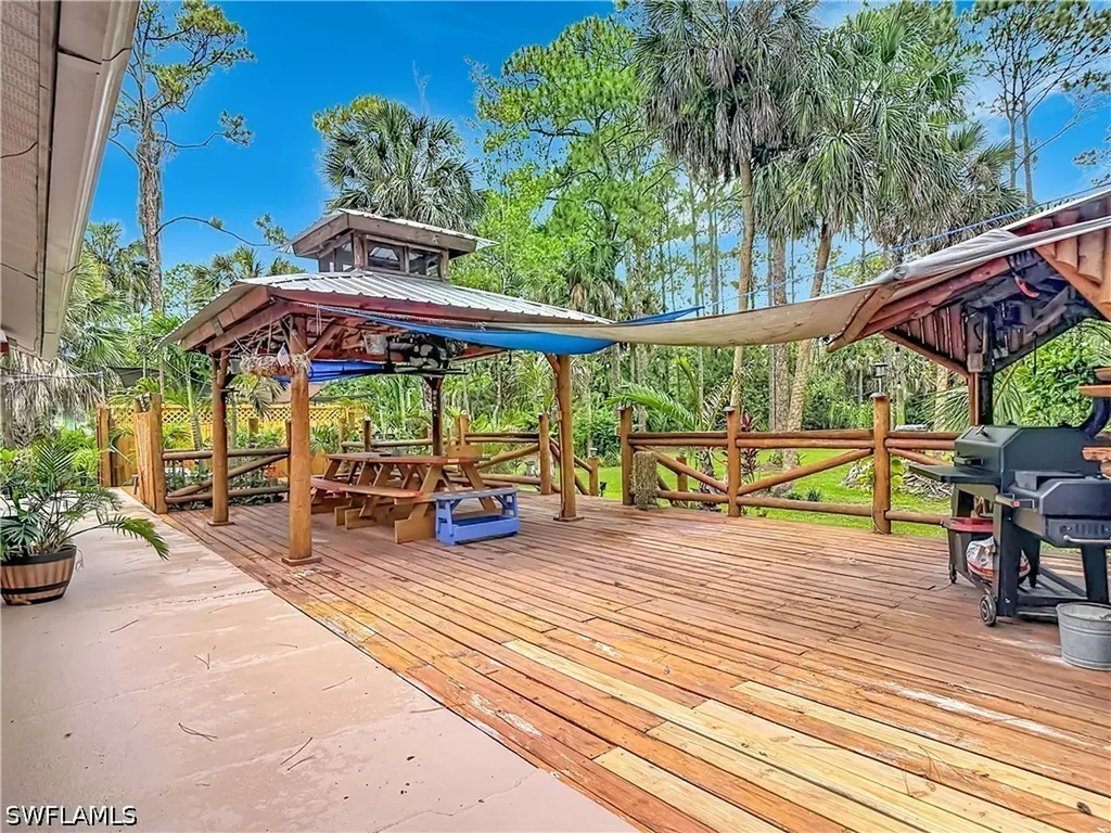 361 39th Avenue NE Naples FL 34120
