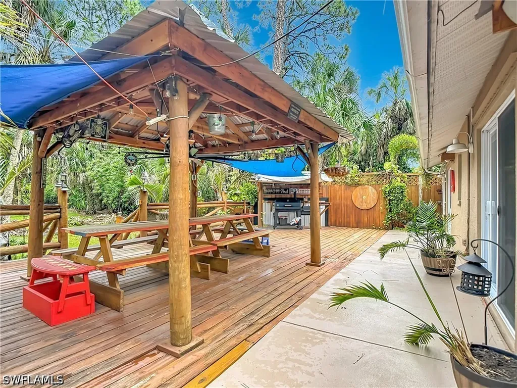 361 39th Avenue NE Naples FL 34120