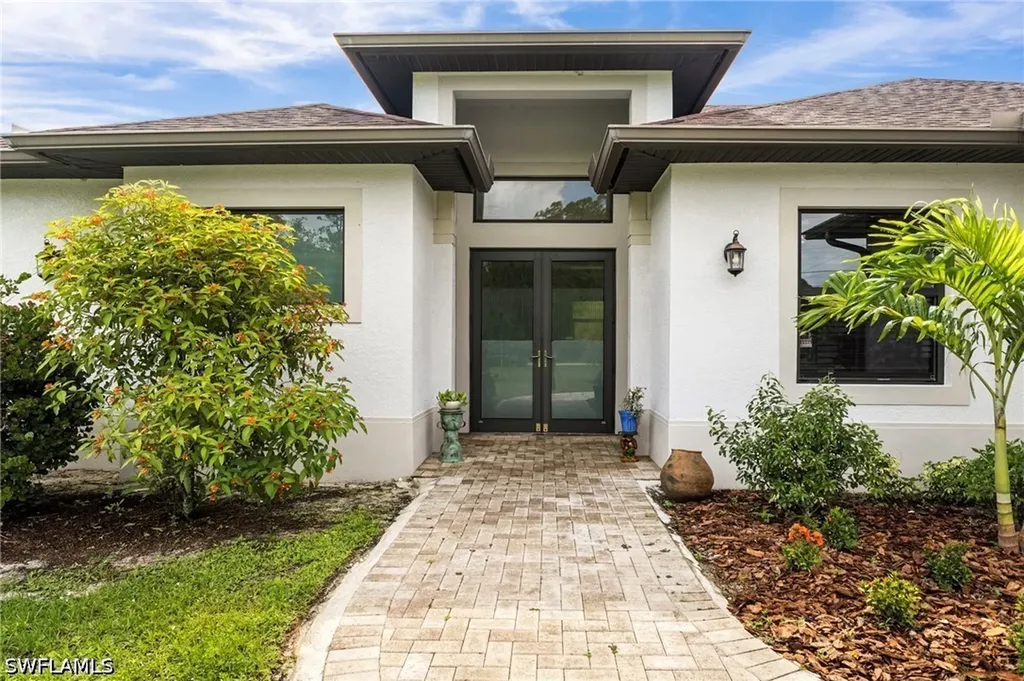 4504 16th Street NE Naples FL 34120