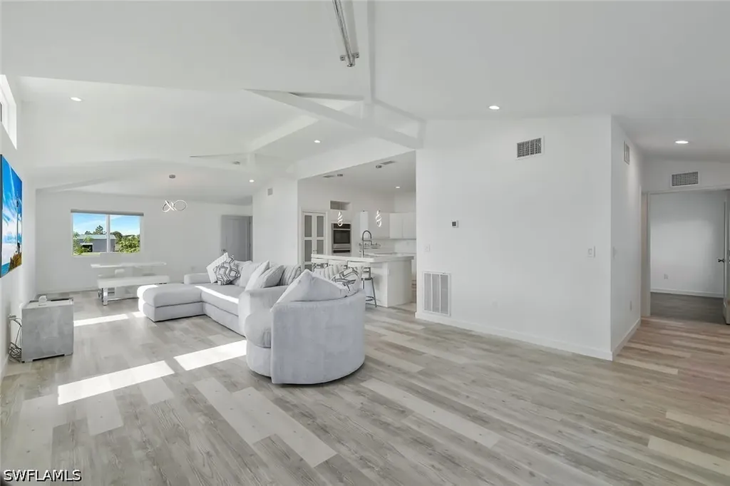 4044 62nd Avenue NE Naples FL 34120