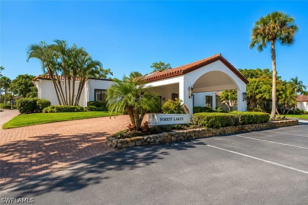 1056 Forest Lakes Drive Naples FL 34105