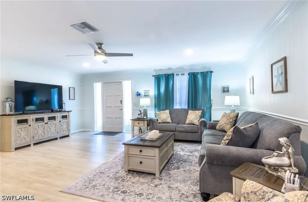 28 Constitution Drive Naples FL 34112