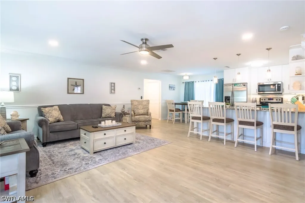 28 Constitution Drive Naples FL 34112