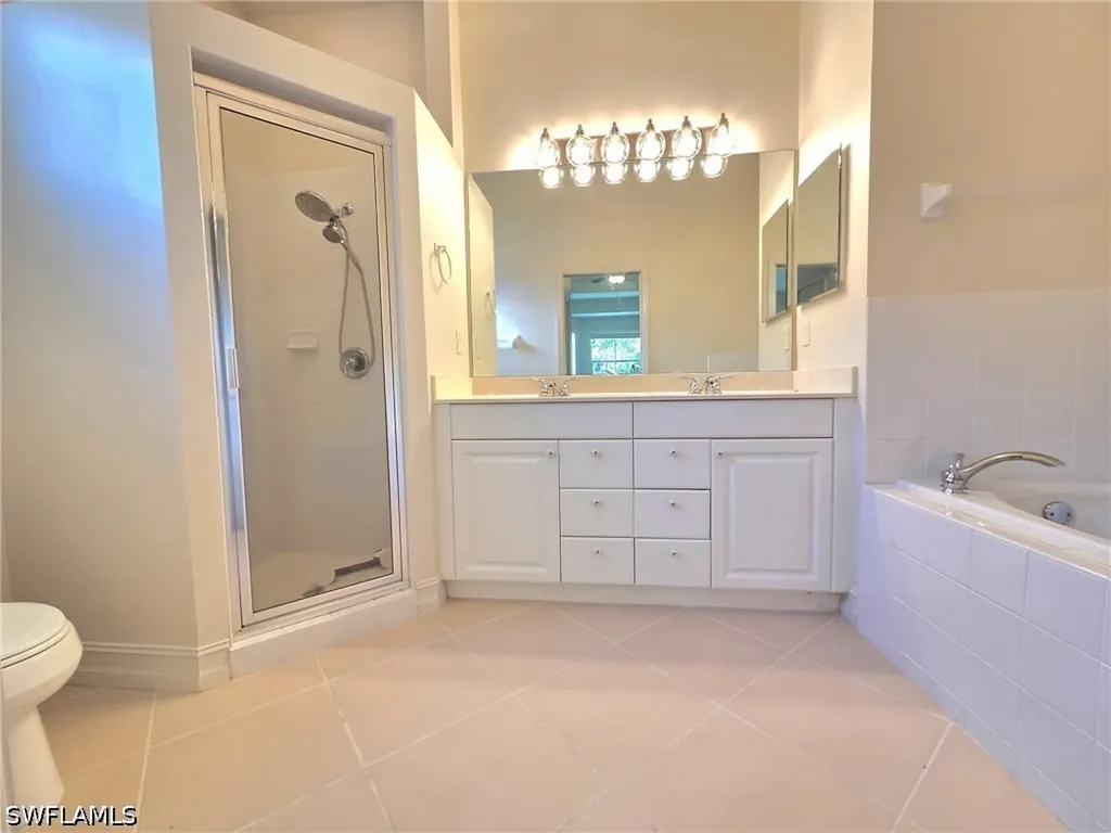 7892 Sanctuary Circle Naples FL 34104
