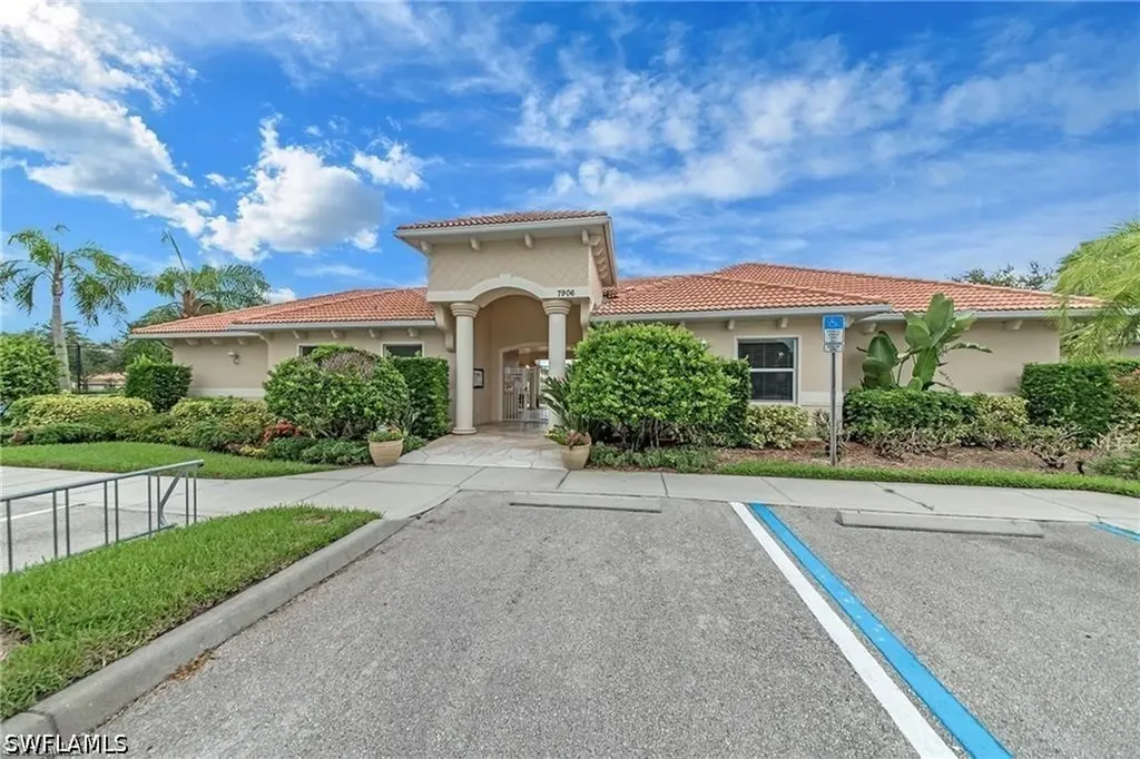 7892 Sanctuary Circle Naples FL 34104