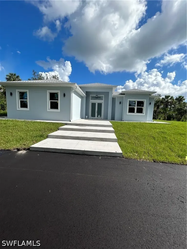 Naples FL, 3423 24TH Avenue SE