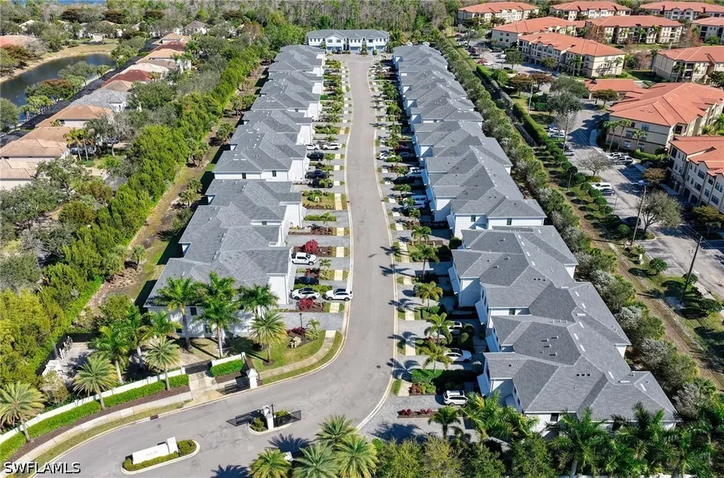 13045 Pembroke Drive Naples FL 34105
