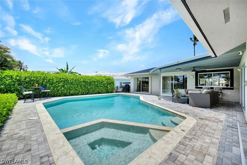 2140 Shad Court Naples FL 34102