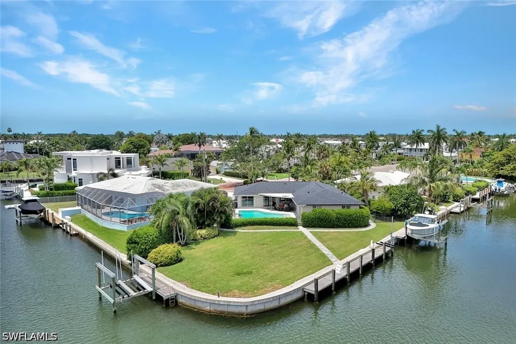 2140 Shad Court Naples FL 34102