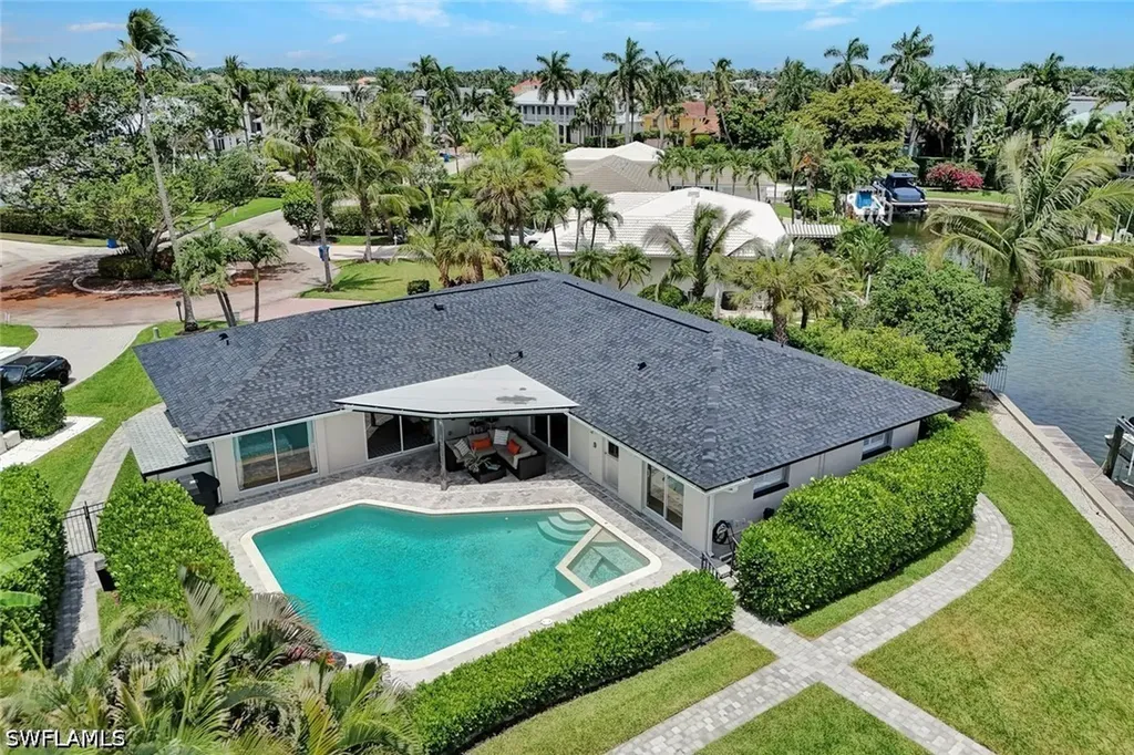2140 Shad Court Naples FL 34102