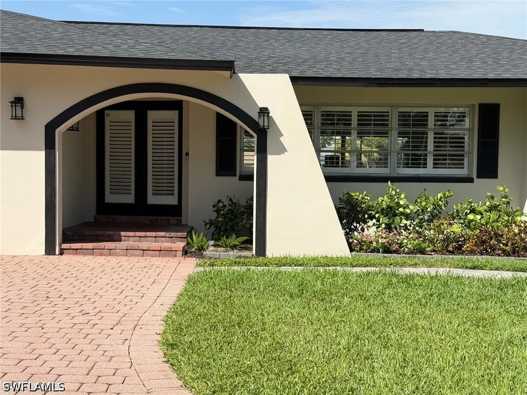 2140 Shad Court Naples FL 34102
