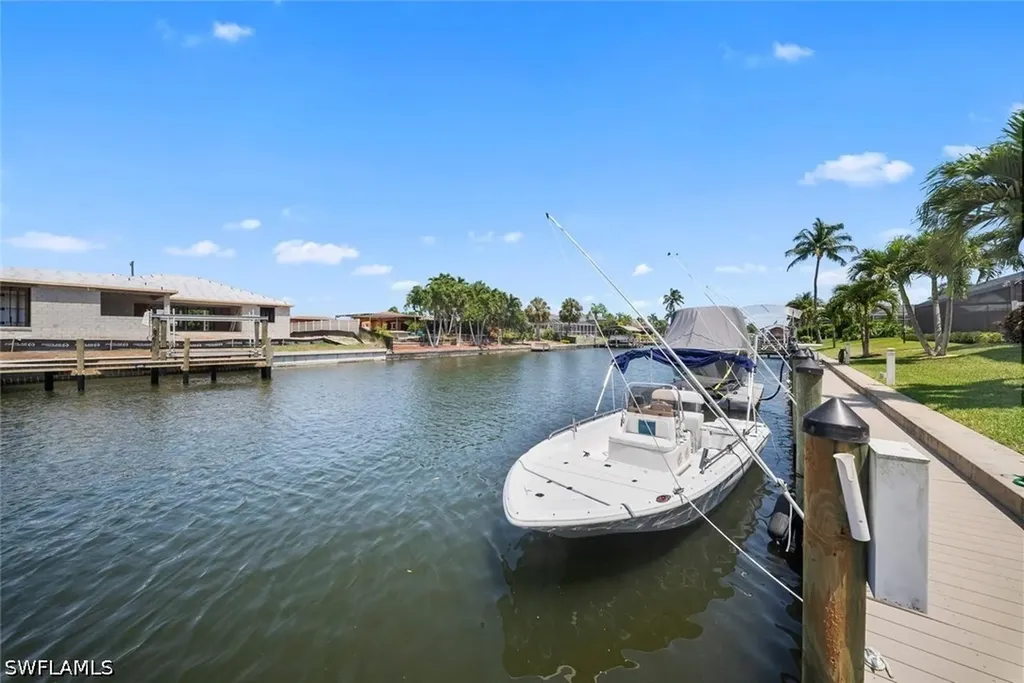 4622 SW 12th Place Cape Coral FL 33914
