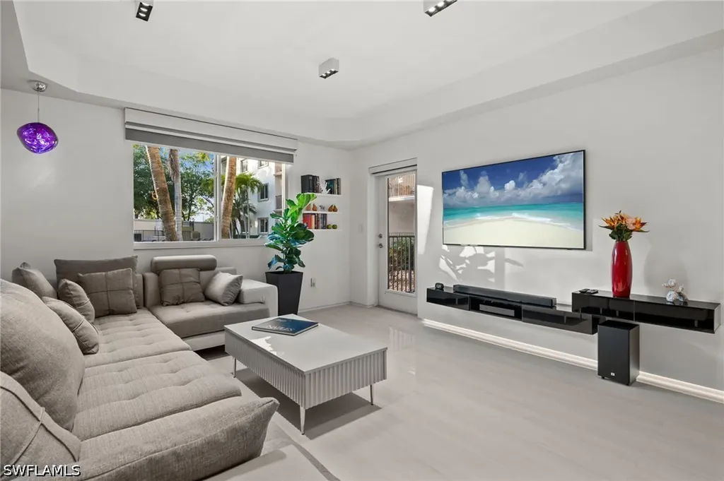 1100 Pine Ridge Road Naples FL 34108
