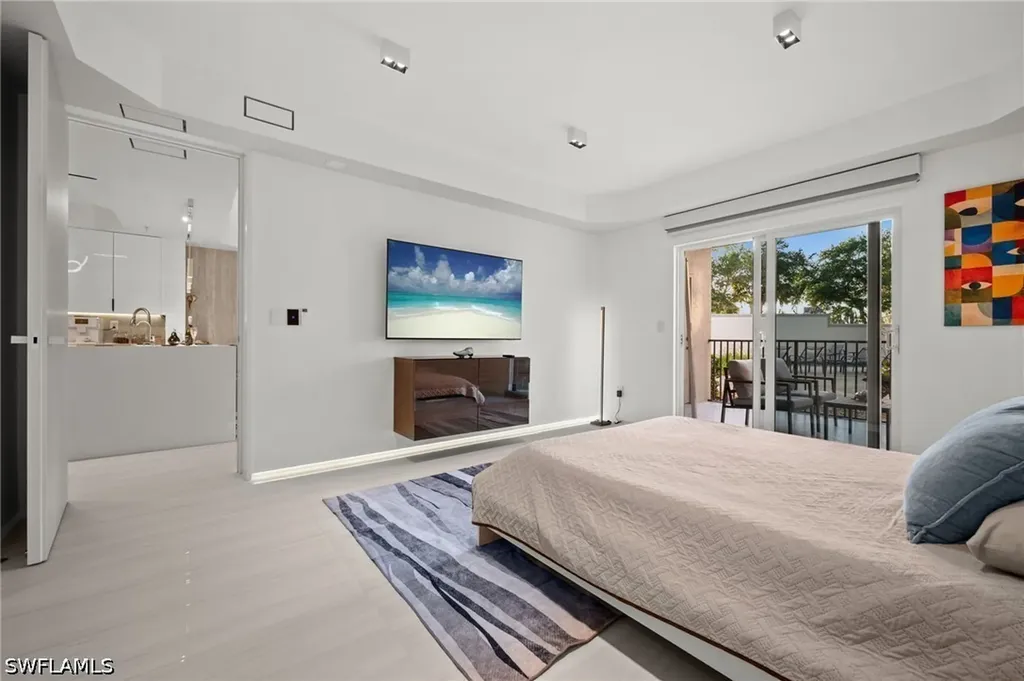 1100 Pine Ridge Road Naples FL 34108