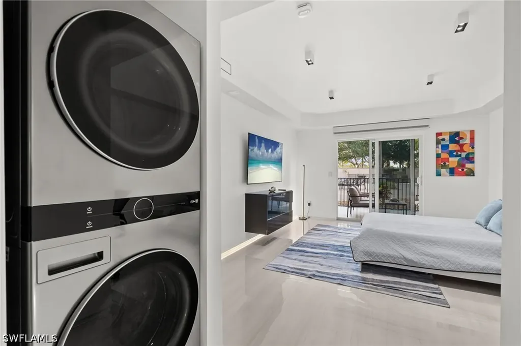 1100 Pine Ridge Road Naples FL 34108